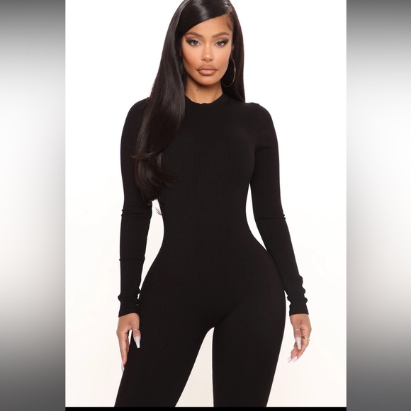 NWT FASHIONNOVA MARIBEL SNATCHED JUMPSUIT - Picture 2 of 4